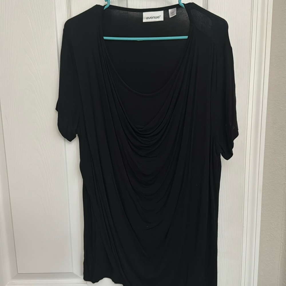 Avenue - 18/20 black shirt